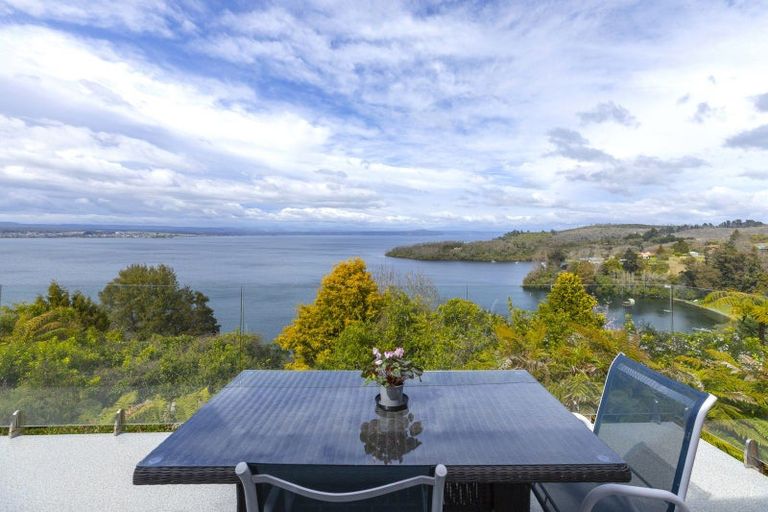 Photo of property in 39 Wakeman Road, Acacia Bay, Taupo, 3330