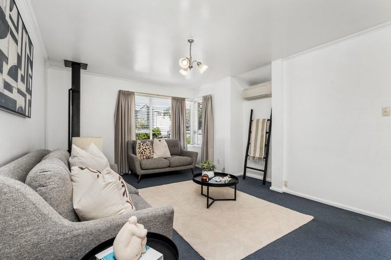 Photo of property in 15 Stackhouse Avenue, Bishopdale, Christchurch, 8053