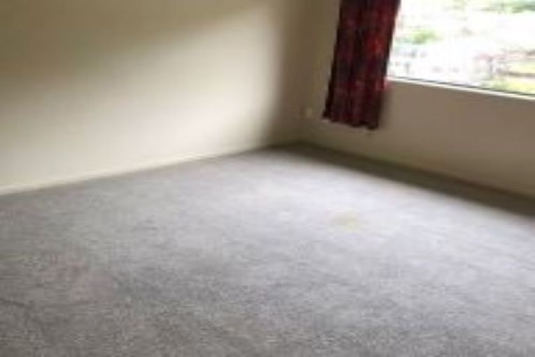 Photo of property in 37 Olivia Crescent, Tawa, Wellington, 5028