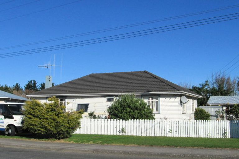 Photo of property in 11 Kirk Street, Otaki, 5512