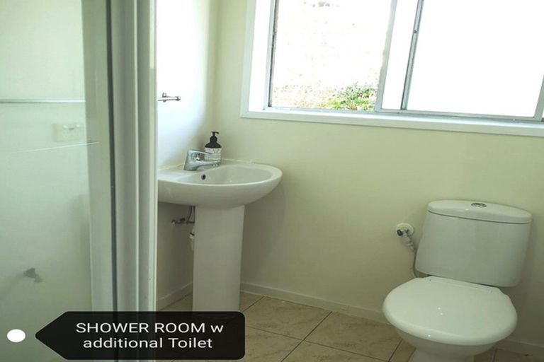 Photo of property in 2/2b Yeoman Place, Howick, Auckland, 2014