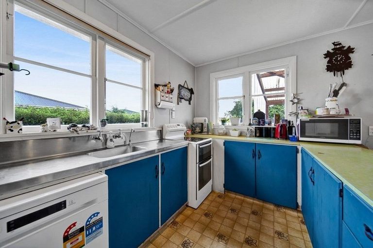 Photo of property in 51 Turuturu Road, Hawera, 4610