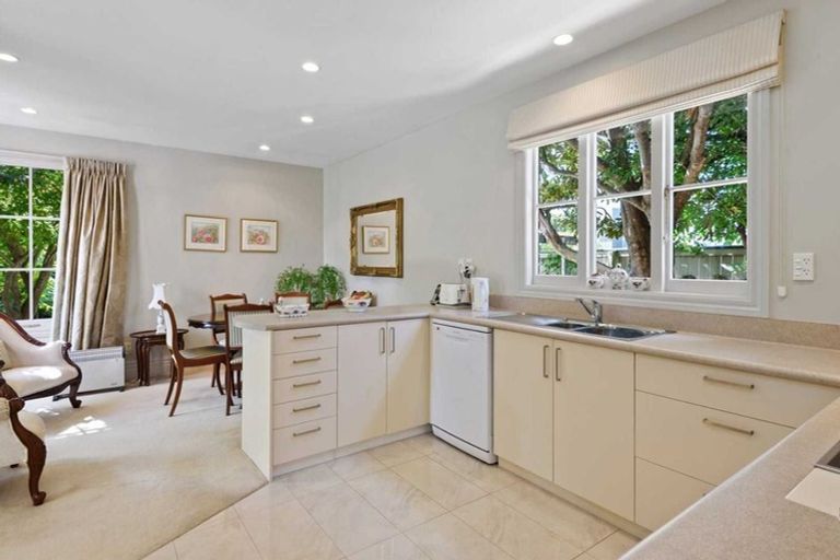 Photo of property in 12 Makora Street, Fendalton, Christchurch, 8041