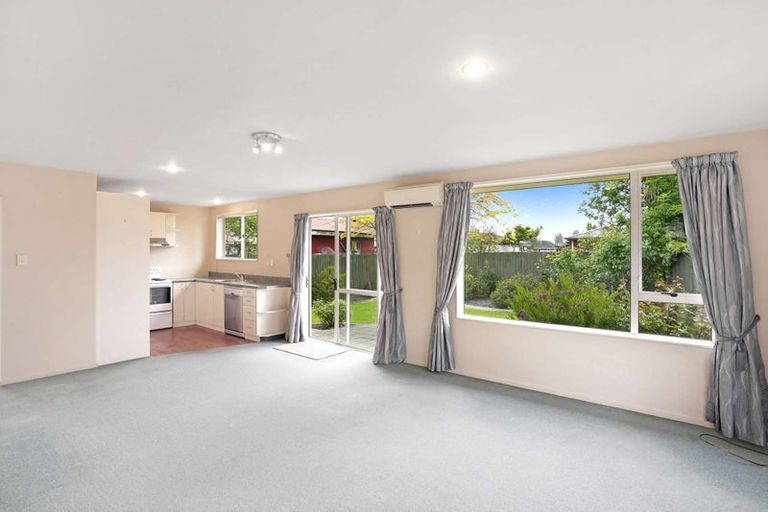 Photo of property in 2/8 Thistledown Place, Woolston, Christchurch, 8062