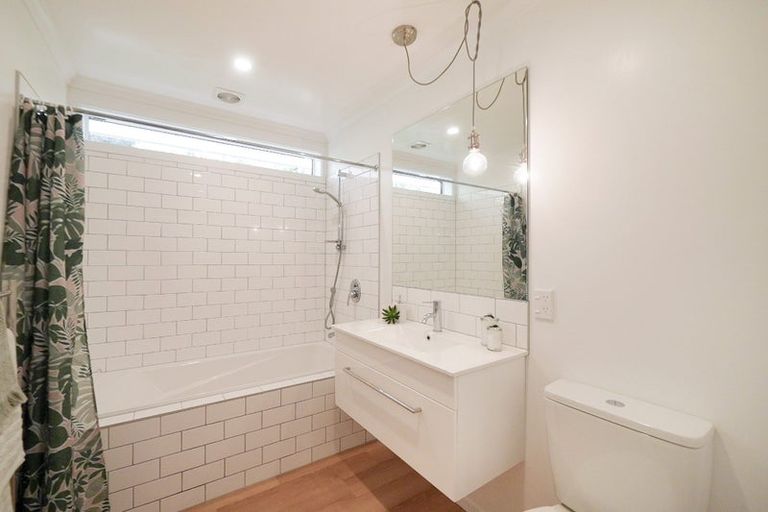 Photo of property in 26 Rarangi Way, Owhiro Bay, Wellington, 6023