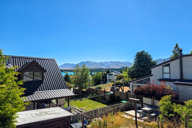 Photo of property in 1 Burnett Place, Lake Tekapo, 7999