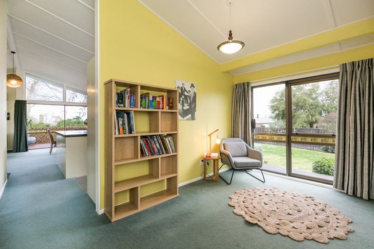 Photo of property in 27 James Cook Street, Havelock North, 4130