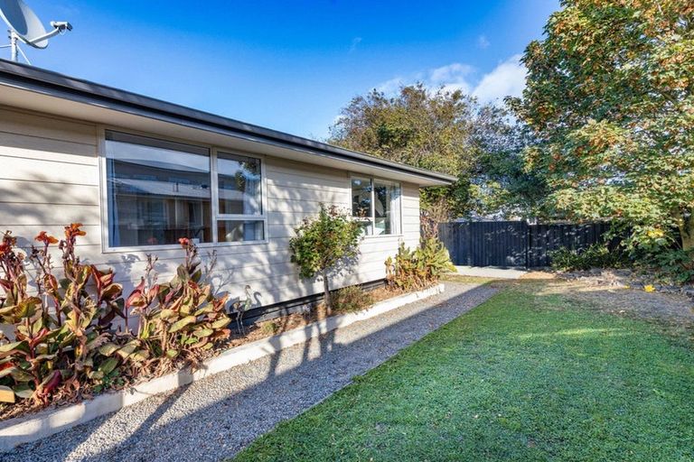 Photo of property in 2/22 Mathesons Road, Phillipstown, Christchurch, 8011
