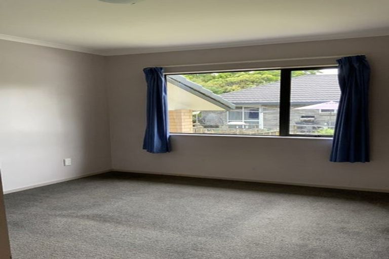 Photo of property in 5a Christina Avenue, Te Atatu South, Auckland, 0602