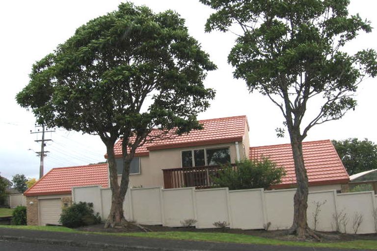 Photo of property in 28 Longreach Drive, Sunnyvale, Auckland, 0612