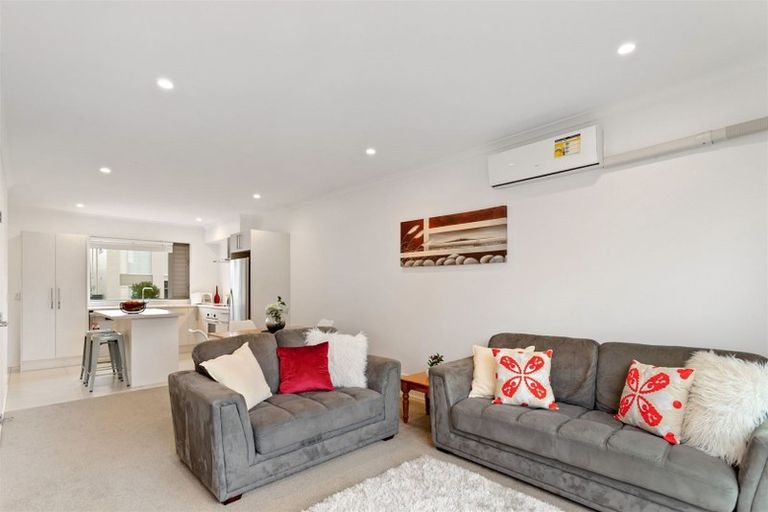 Photo of property in 14 Shelduck Way, Hobsonville, Auckland, 0616