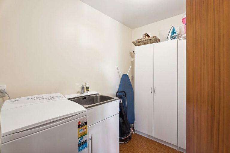 Photo of property in 7 Wynyard Crescent, Fernhill, Queenstown, 9300