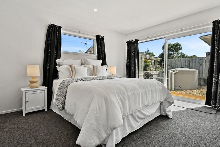 Photo of property in 23a Lane Road, Weymouth, Auckland, 2103