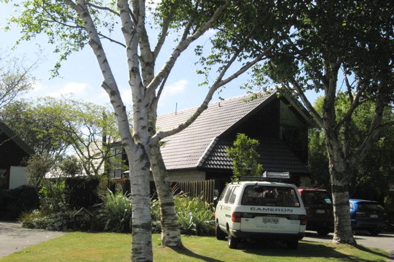 Photo of property in 20 Harkness Place, Avonhead, Christchurch, 8042