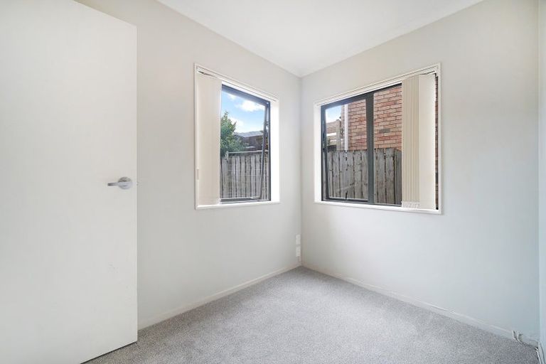 Photo of property in 92b Naylors Drive, Mangere, Auckland, 2022