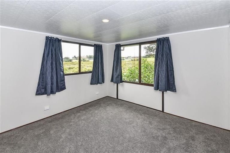 Photo of property in 36 Seaward Place, Wattle Downs, Auckland, 2103