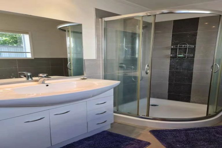 Photo of property in 2 Sylvan Park Avenue, Milford, Auckland, 0620