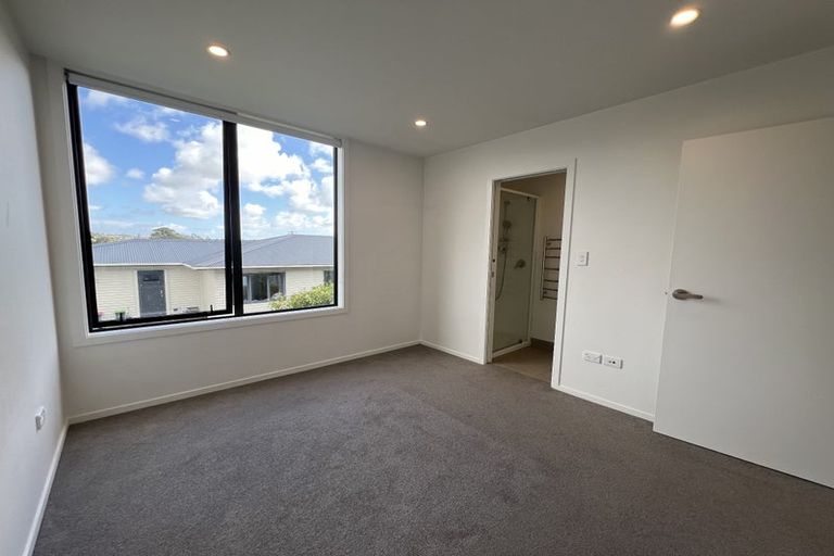 Photo of property in 7/12 Tawa Road, Te Atatu Peninsula, Auckland, 0610
