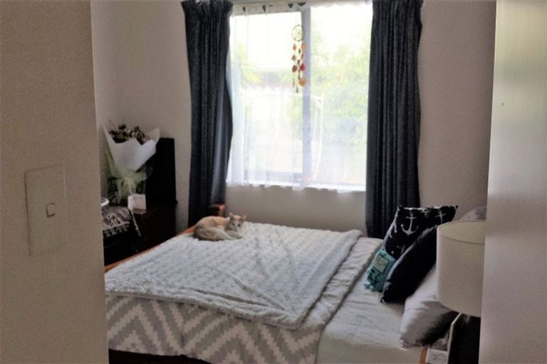 Photo of property in 16 Carisbrook Crescent, Papakura, 2110