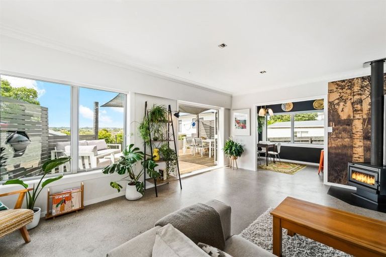 Photo of property in 814 Whangaparaoa Road, Manly, Whangaparaoa, 0930