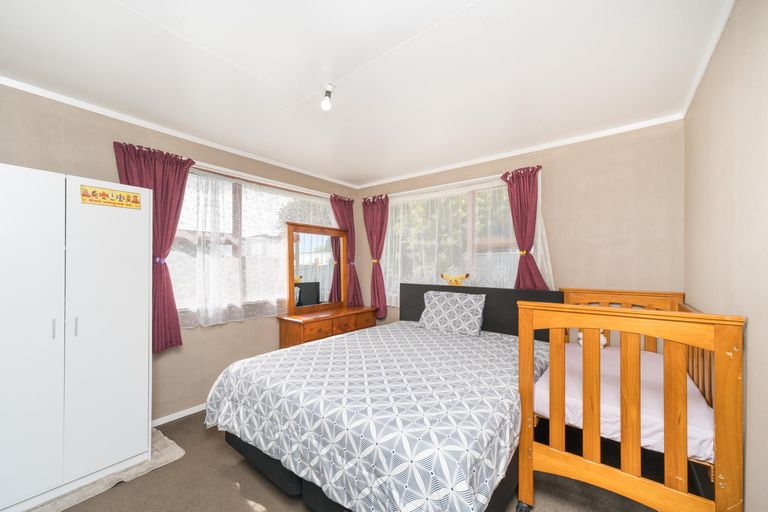 Photo of property in 1 John F Kennedy Drive, Milson, Palmerston North, 4414