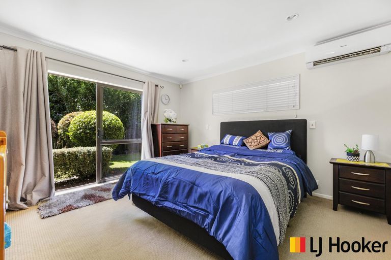 Photo of property in 11 Allerton Place, Wattle Downs, Auckland, 2103