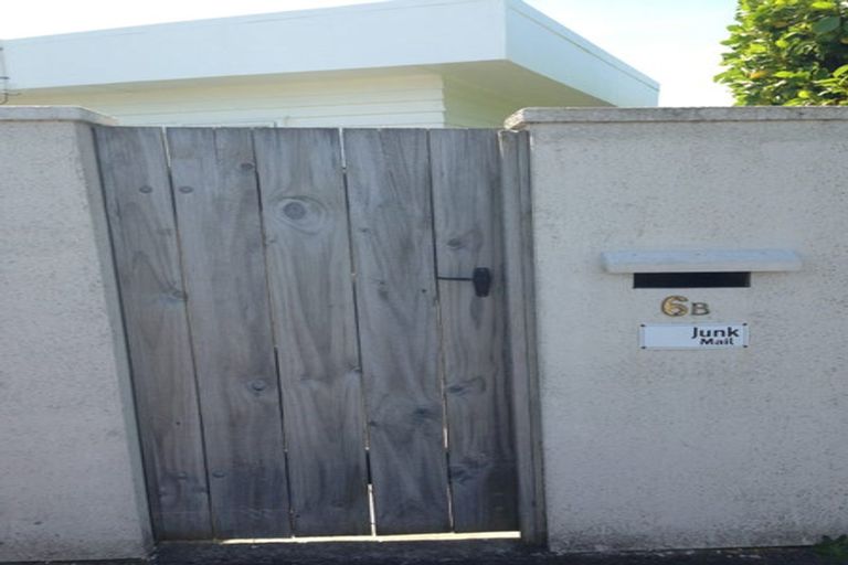 Photo of property in 6 Walker Avenue, Paremata, Porirua, 5026