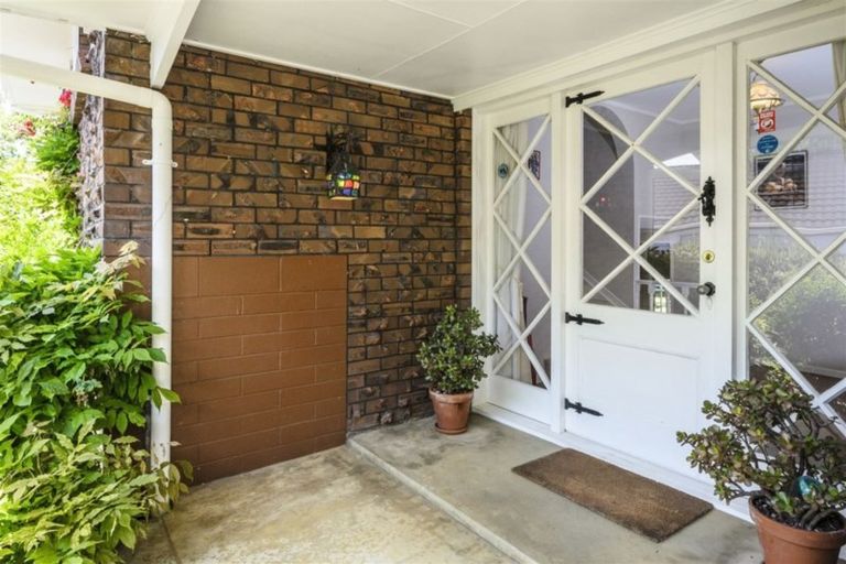 Photo of property in 7 Jessmae Place, Hillcrest, Auckland, 0627