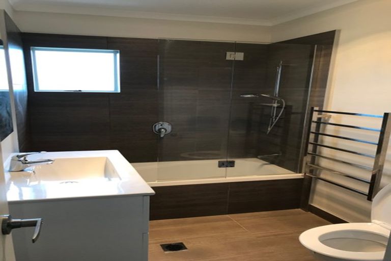 Photo of property in 13 Koko Mews, Mangere Bridge, Auckland, 2022