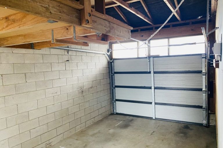 Photo of property in 1/60 Sandspit Road, Cockle Bay, Auckland, 2014