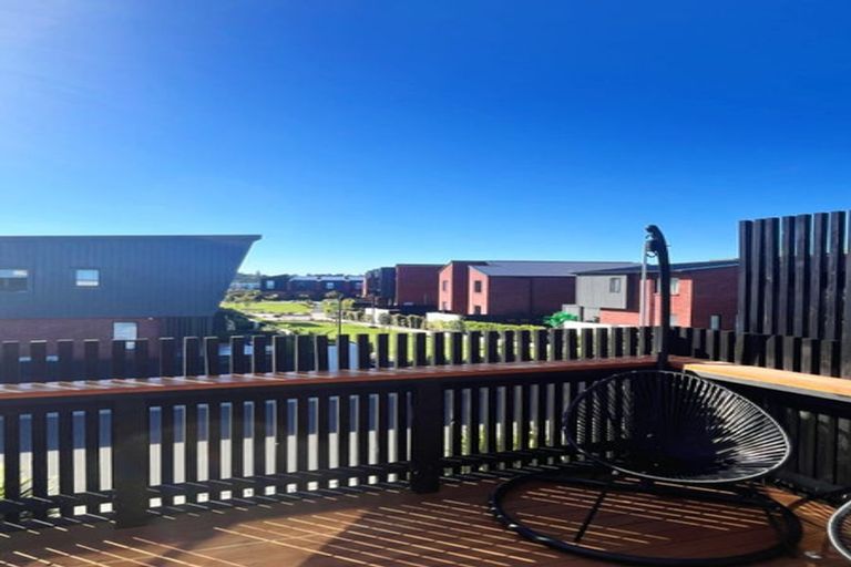 Photo of property in 23 Desalt Drive, Hobsonville, Auckland, 0616