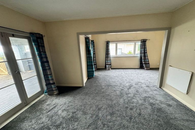 Photo of property in 109 Woodglen Road, Glen Eden, Auckland, 0602