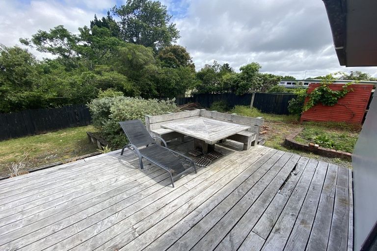 Photo of property in 10 Rapaki Place, Te Atatu Peninsula, Auckland, 0610