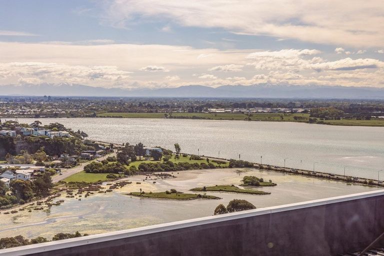 Photo of property in 19 Inverness Lane, Redcliffs, Christchurch, 8081