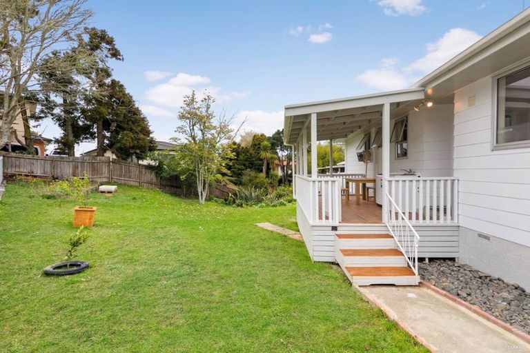 Photo of property in 16 Dellwood Avenue, Henderson, Auckland, 0612