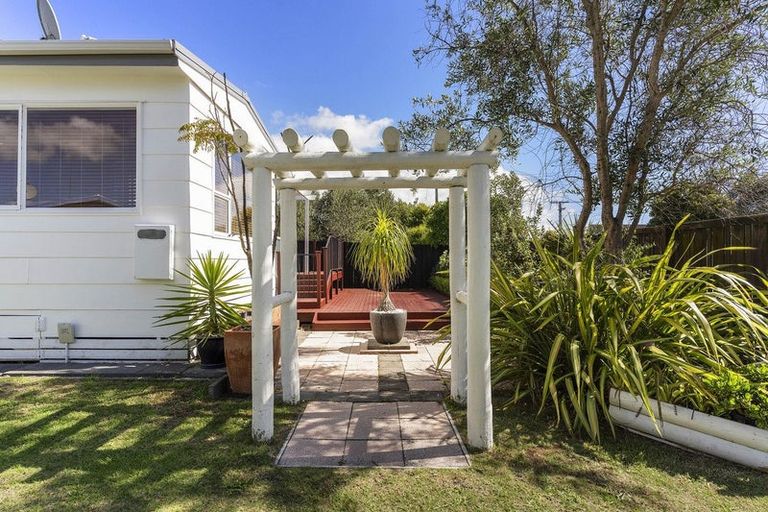 Photo of property in 302 Dickson Road, Papamoa Beach, Papamoa, 3118