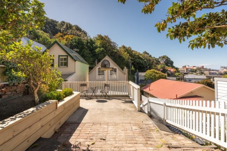Photo of property in 17 Ascot Street, Thorndon, Wellington, 6011