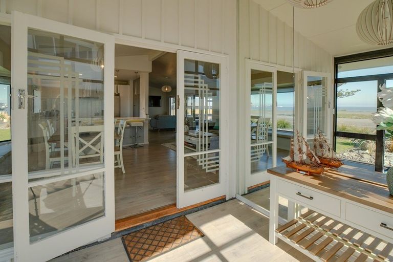 Photo of property in 98 The Esplanade, Westshore, Napier, 4110