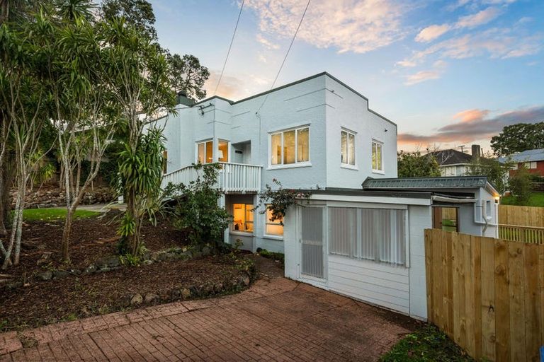 Photo of property in 158 Hutchinson Avenue, New Lynn, Auckland, 0600