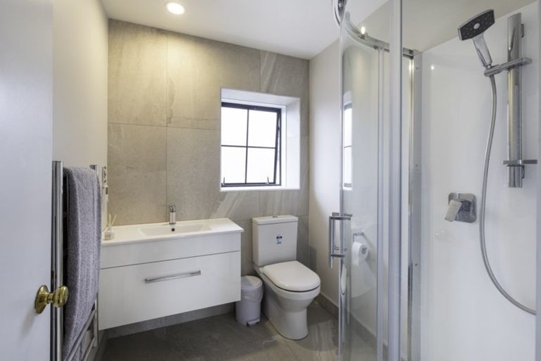 Photo of property in 15 Deanna Drive, West Harbour, Auckland, 0618