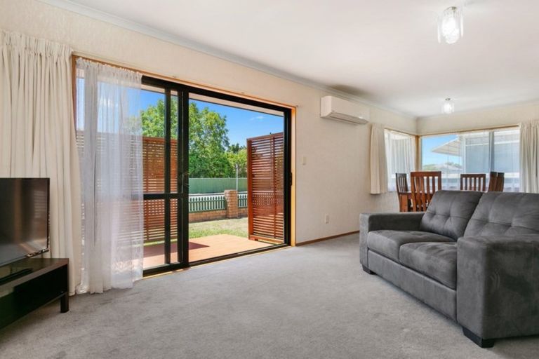 Photo of property in 67 Clare Street, Cambridge, 3434