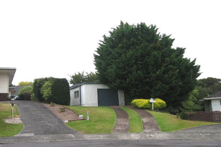 Photo of property in 6 Nea Place, Hillcrest, Auckland, 0627