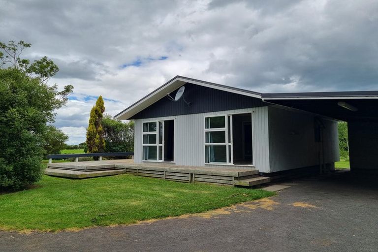 Photo of property in 21 Mcnaughten Road, Karioitahi, Waiuku, 2683