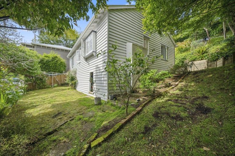 Photo of property in 34 Northland Road, Northland, Wellington, 6012