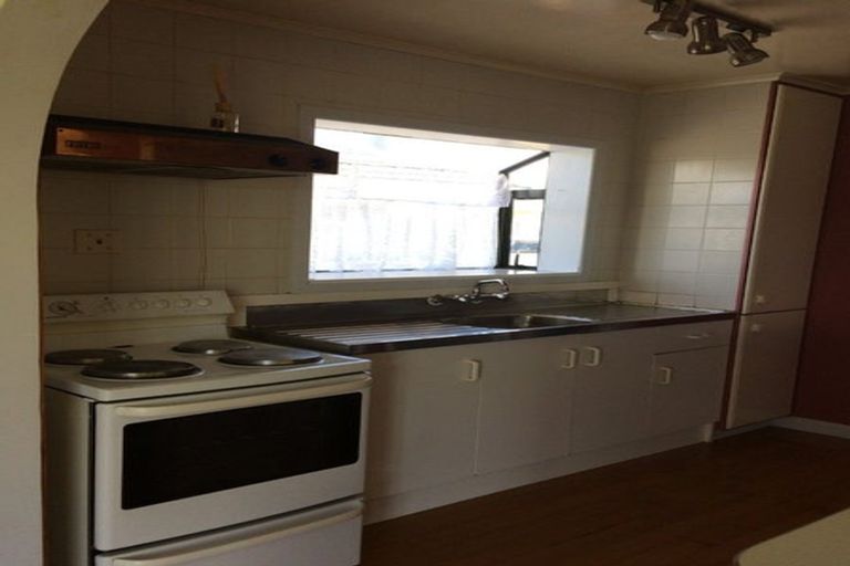 Photo of property in 1/120 Archibald Road, Kelston, Auckland, 0602