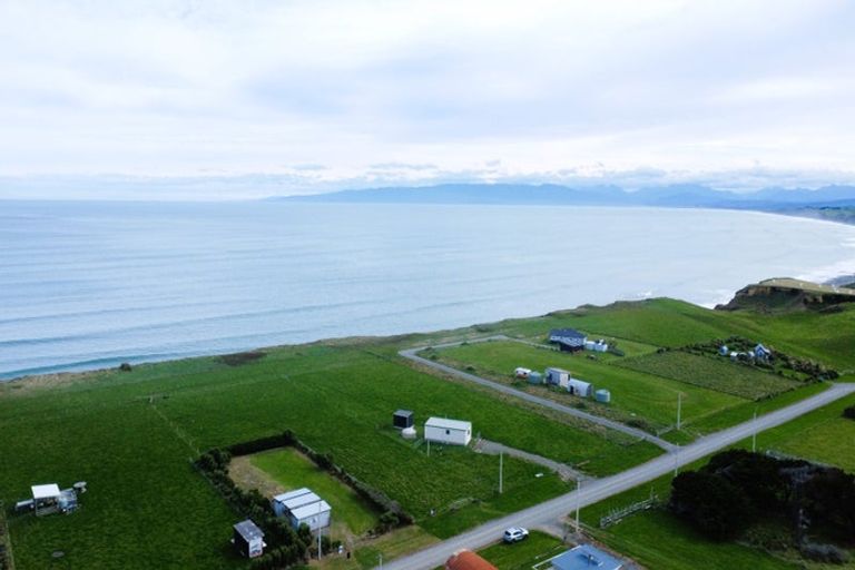 Photo of property in 35 Surrey Street, Orepuki, Riverton, 9881