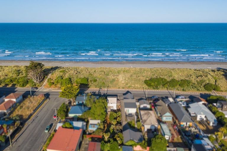 Photo of property in 278 Marine Parade, New Brighton, Christchurch, 8061