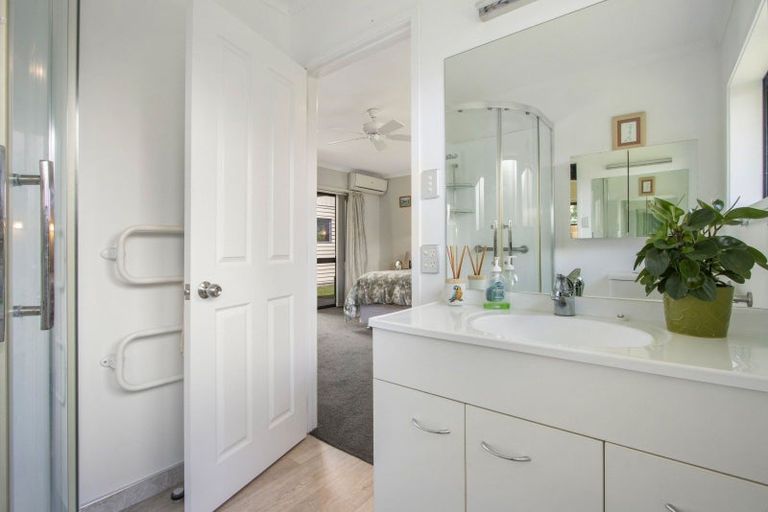 Photo of property in 2 Bransley Grove, Katikati, 3129