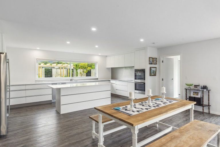 Photo of property in 44a Mountain View Drive, Manakau, Otaki, 5583