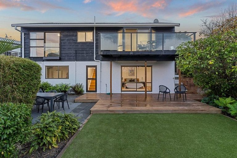 Photo of property in 2/55a Woodlands Crescent, Browns Bay, Auckland, 0630